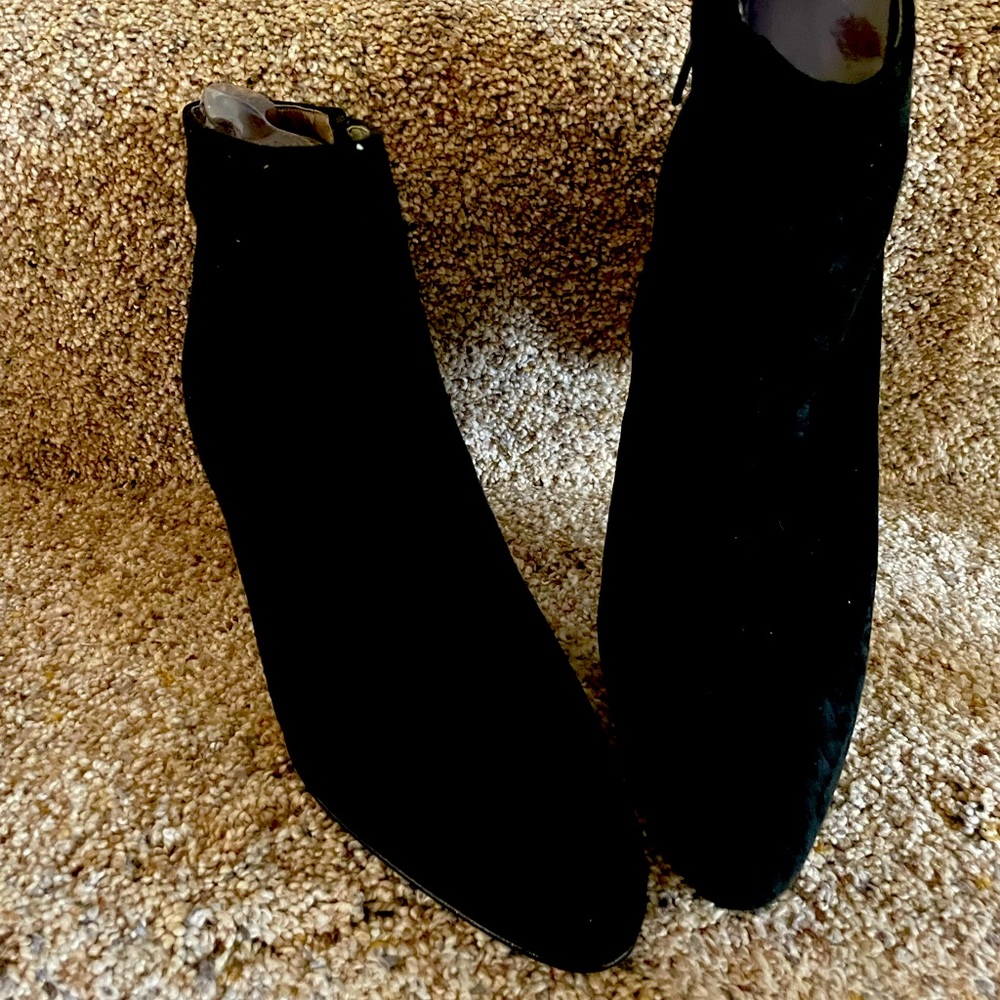 Jacqueline Ferrar Black Suede Boots Size 6 1/2M